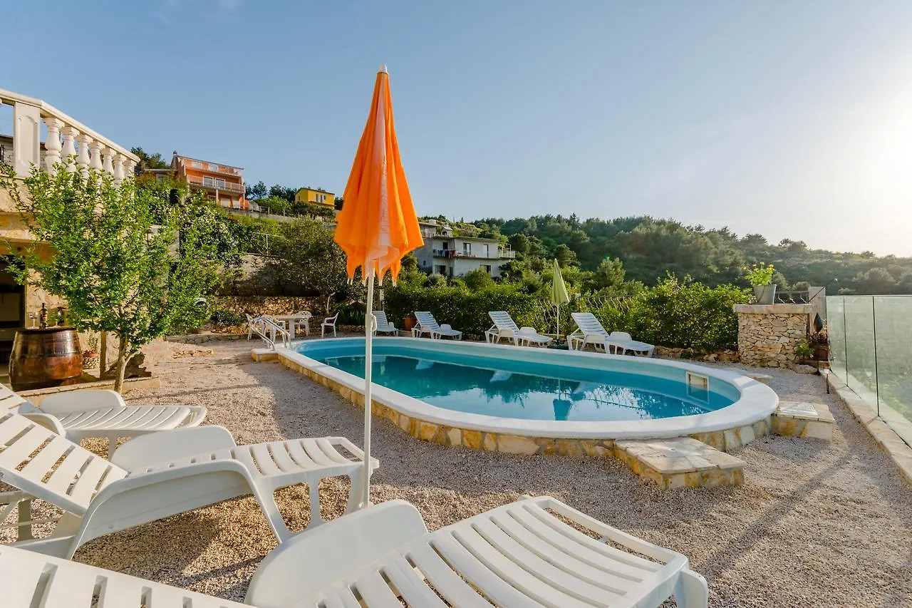 Apartment Sea Star Трогир