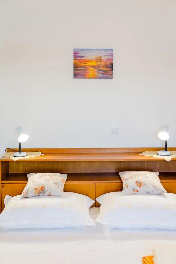 Apartment Sea Star Трогир