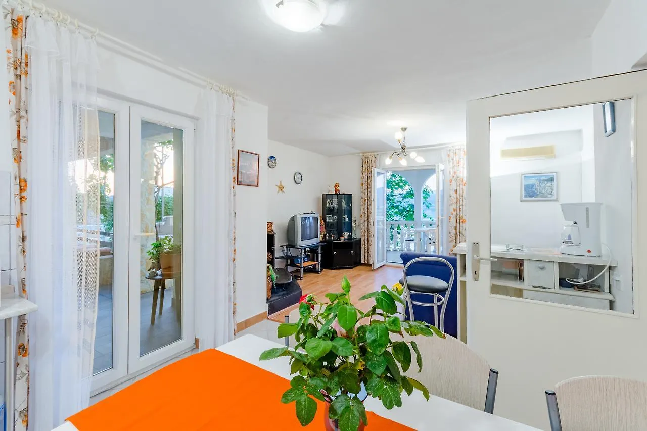 Apartment Sea Star Трогир