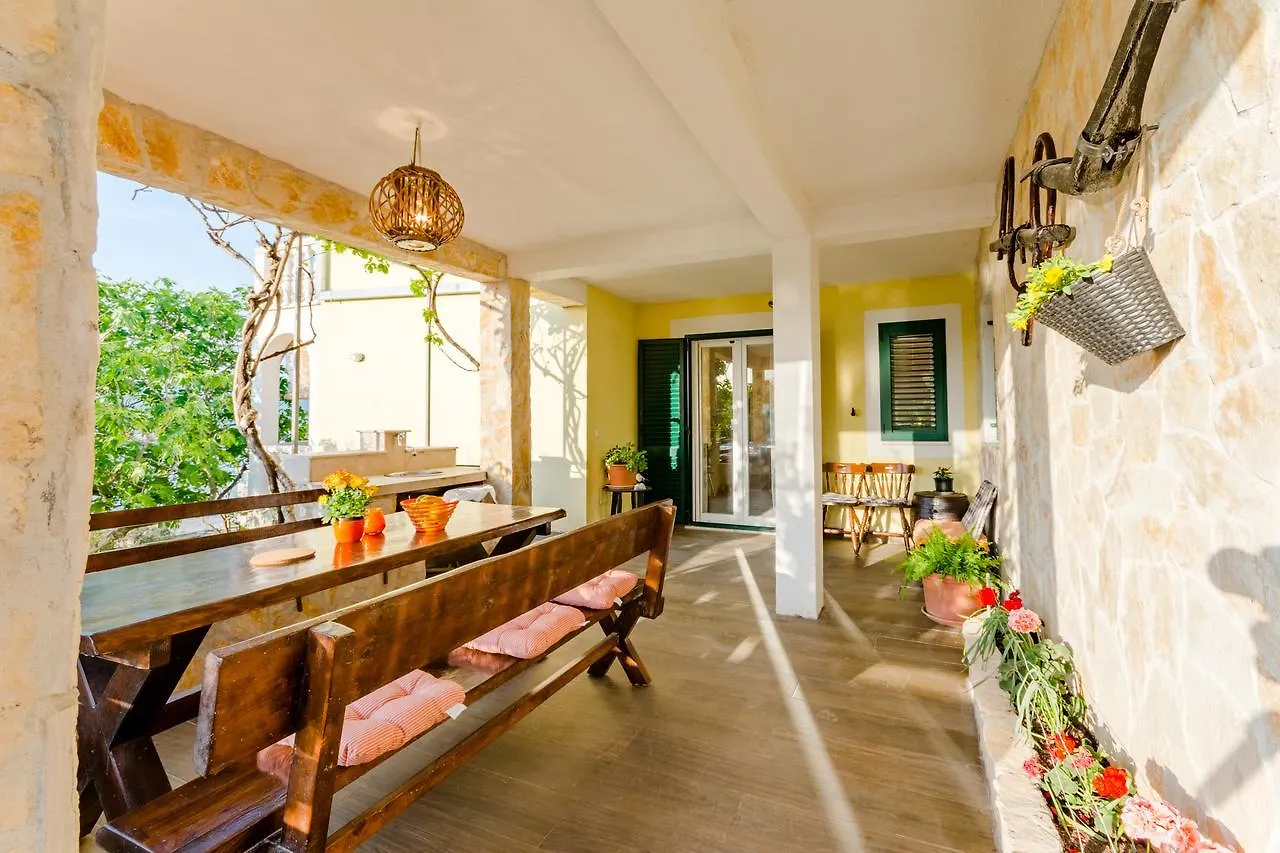 Apartment Sea Star Трогир 0*,  Хорватия