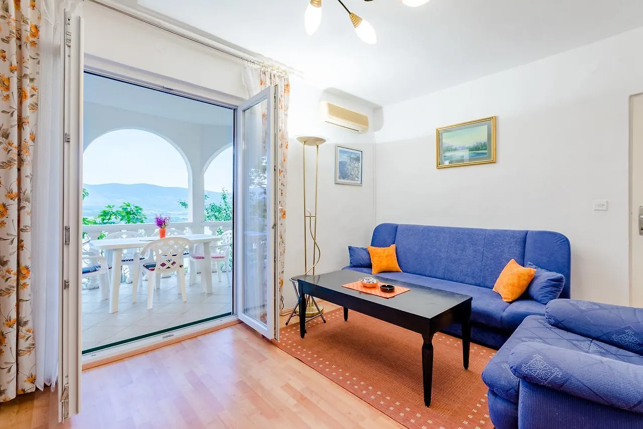 Apartment Sea Star Трогир
