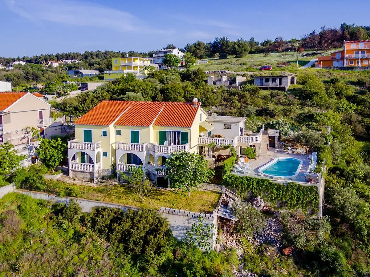 Apartment Sea Star Trogir 0*,